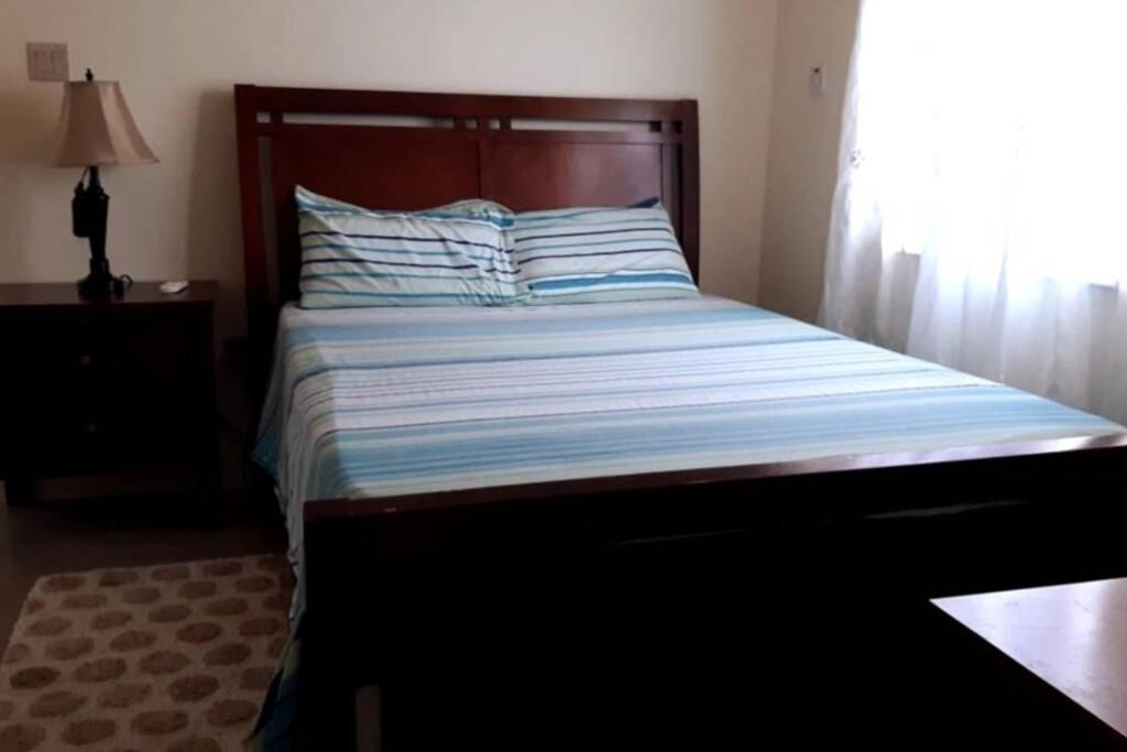 Bing'S Home Away From Home Ocho Rios Esterno foto